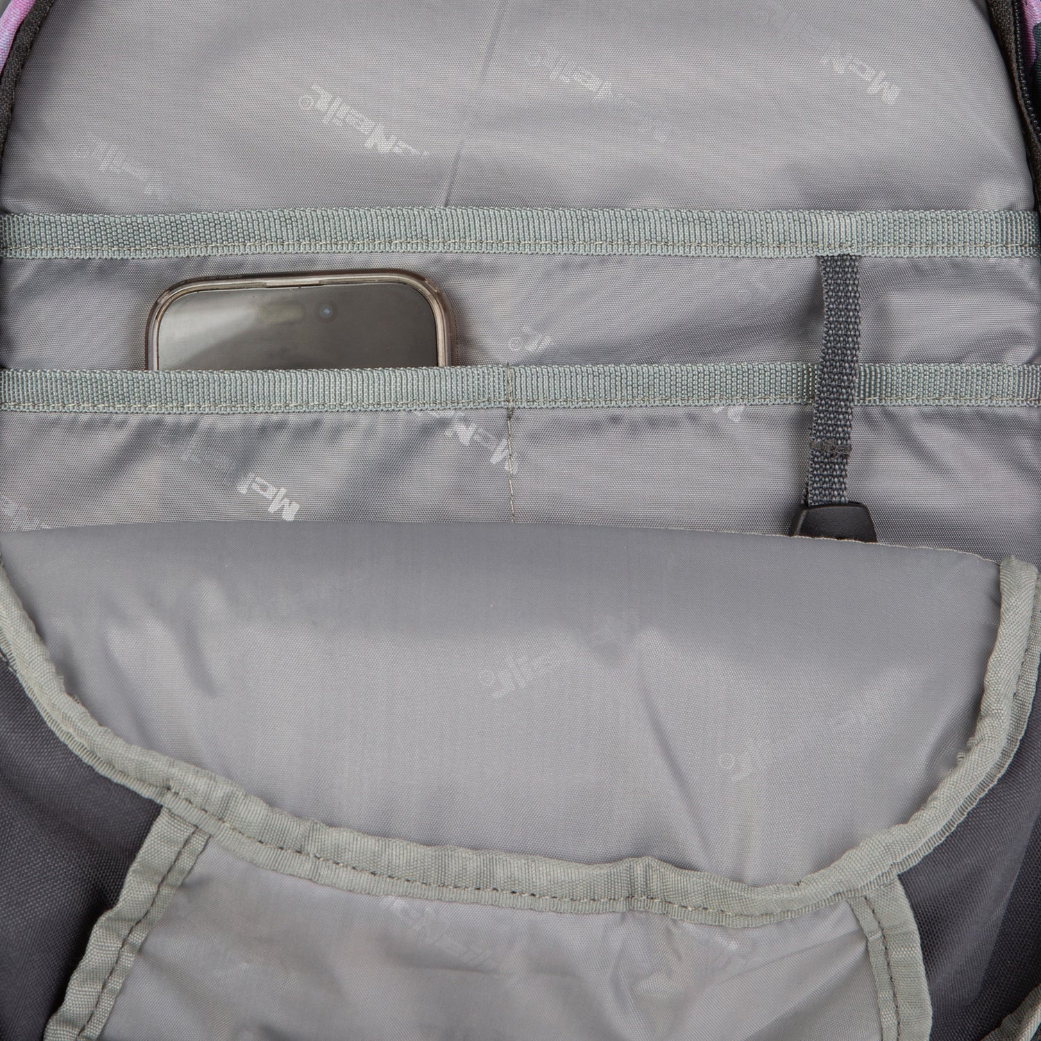 mcneill-backpack-luca-bloom-9401436000-INSIDE.jpg